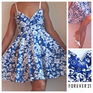 NWOT - Forever 21 Blue & White Floral Sun Dress